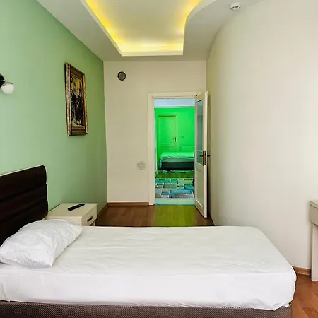 Taksim White Family 4*