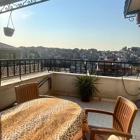 Taksim White Family Aparthotel Istanboel