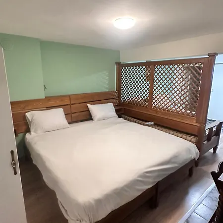 Taksim White Family 4*