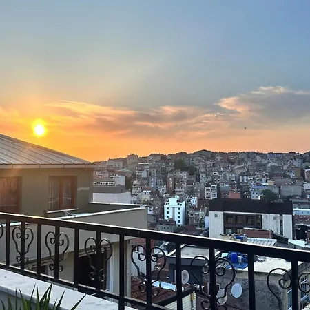 Taksim White Family 4* İstanbul