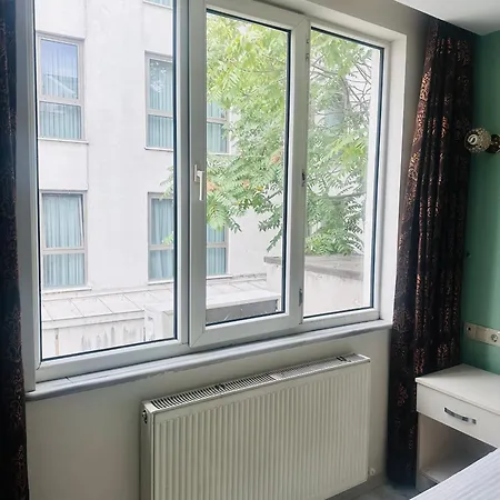 Taksim White Family 4*