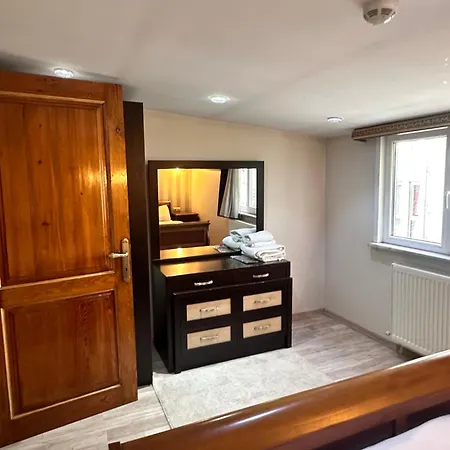 Taksim White Family 4*