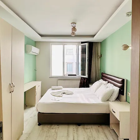Taksim White Family 4*