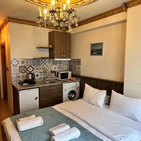 Taksim White Family Apart Otel 4*